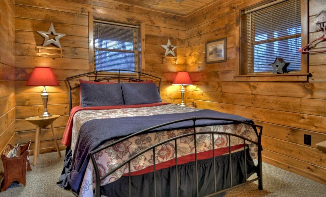 American Dream Americana Decor Close To Downtown Blue Ridge Exterior photo