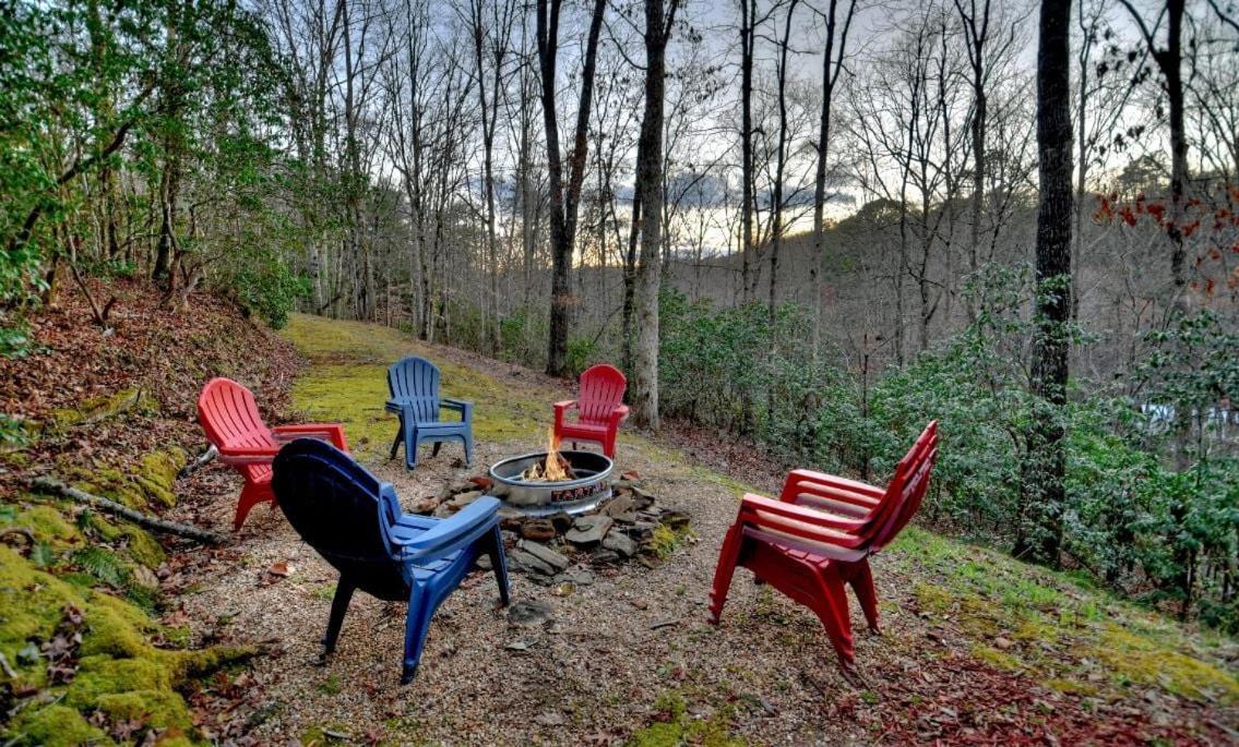 American Dream Americana Decor Close To Downtown Blue Ridge Exterior photo